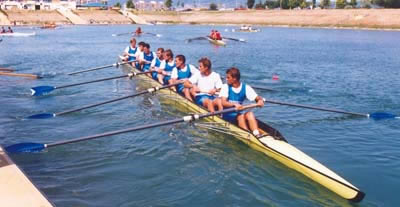 Osmerac juniora, prvak države 1992. Branimir Vujević, Davor Radulić, Špiro Kovačić, Oliver Martinov, Malta, Branko Čoban, Saša Režan, Kažimir Markulin i kormilar Ivan Martinović